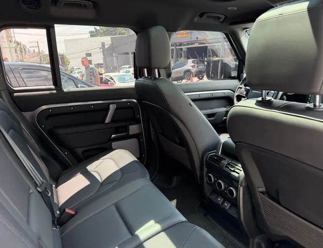 Imagem 12 – Defender 2024 3.0 D300 Turbo Diesel Mhev 130 Outbound Awd Automático
