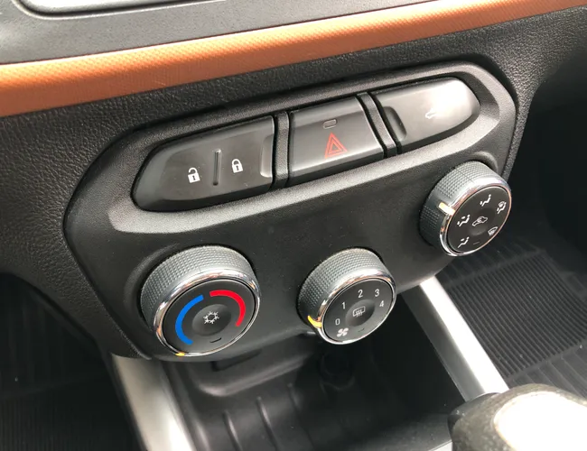 Imagem 13 – Onix 2017 1.4 Mpfi Activ 8V Flex 4P Automático