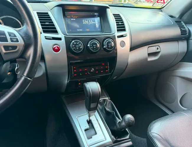 Imagem 14 – Pajero 2016 3.5 Hpe 4X4 7 Lugares V6 24V Flex 4P Automático