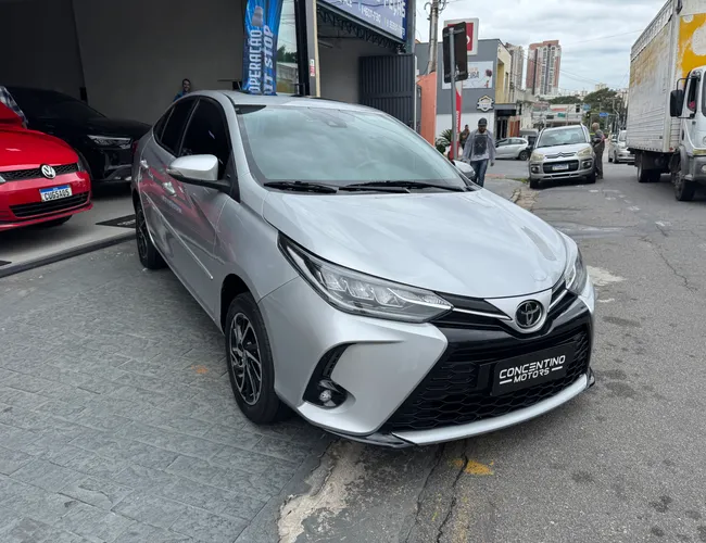 Imagem exterior do veículo Yaris 2023 1.5 16V Flex Sedan Xls Connect Multidrive