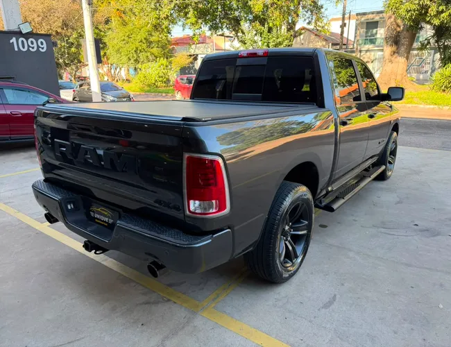 Imagem 6 – Classic 2022 5.7 V8 Gasolina Laramie Night Edition Cd 4X4 Automático