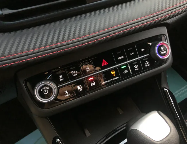 Imagem 13 – Fastback 2025 1.3 Turbo 270 Flex Abarth At6