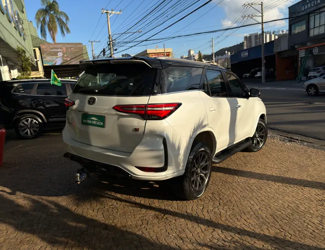 Imagem 5 – Hilux Sw4 2024 2.8 D-4D Turbo Diesel Gr-S 7L 4X4 Automático