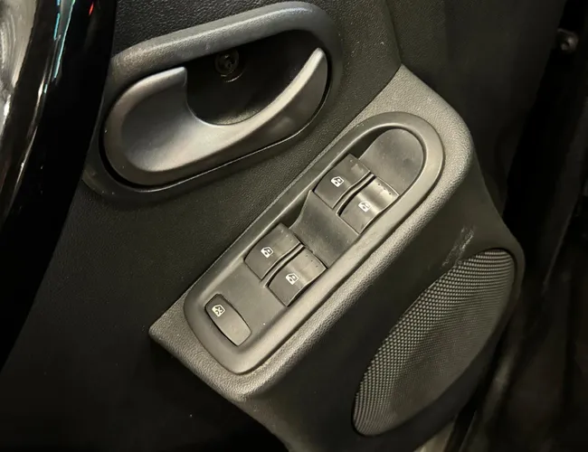 Imagem 9 – Sandero 2012 1.6 STEPWAY 16V FLEX 4P MANUAL