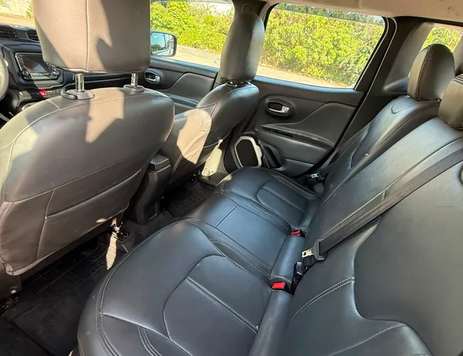 Imagem 12 – Renegade 2016 1.8 16V Flex Sport 4P Manual