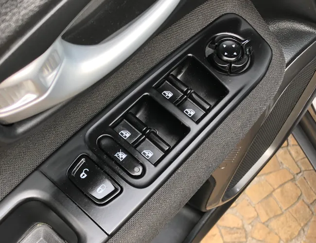 Imagem 8 – Renegade 2023 1.3 T270 Turbo Flex Sport At6