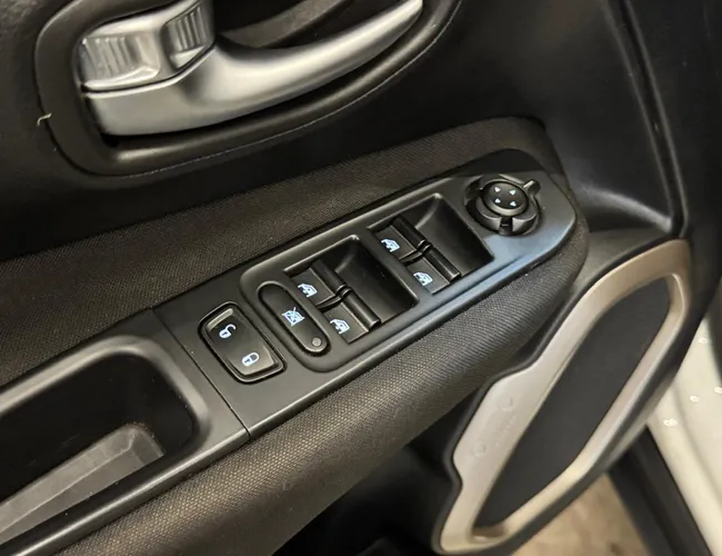 Imagem 9 – Renegade 2016 1.8 16V Flex 4P Automático