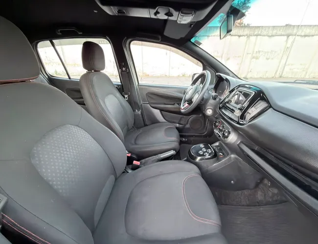 Imagem 16 – Uno 2015 1.4 Evo Sporting 8V Flex 4P Automatizado