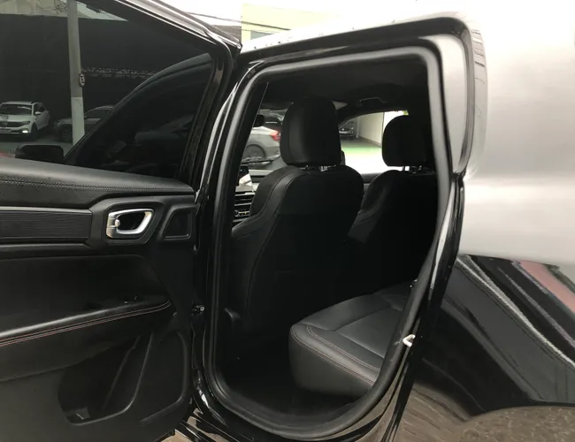 Imagem 12 – Rampage 2024 2.0 Hurricane 4 Turbo Gasolina R/T 4X4 Automático