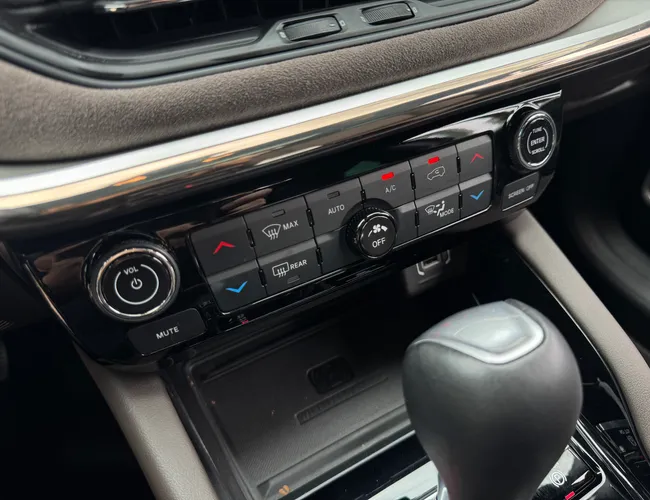 Imagem 14 – Commander 2025 2.0 Hurricane 4 Turbo Gasolina Overland At9