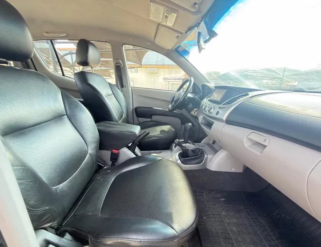 Imagem 15 – L200 Triton 2012 3.5 Hpe 4X4 Cd V6 24V Flex 4P Automático