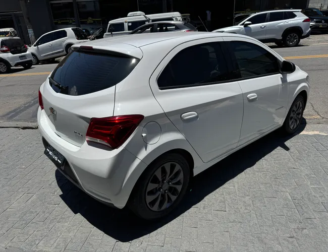 Imagem exterior do veículo Onix 2019 1.4 Mpfi Advantage 8V Flex 4P Automático