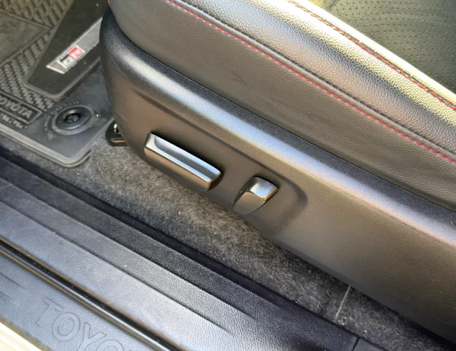 Imagem 8 – Hilux Sw4 2024 2.8 D-4D Turbo Diesel Gr-S 7L 4X4 Automático