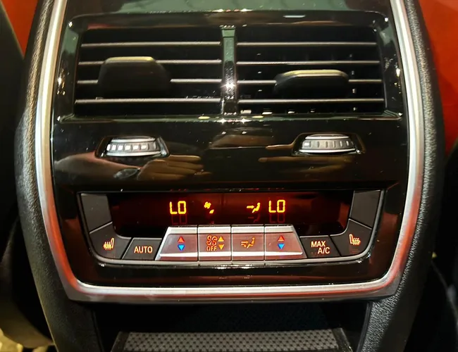 Imagem 15 – X6 2025 4.4 V8 Biturbo Gasolina M Competition Automático