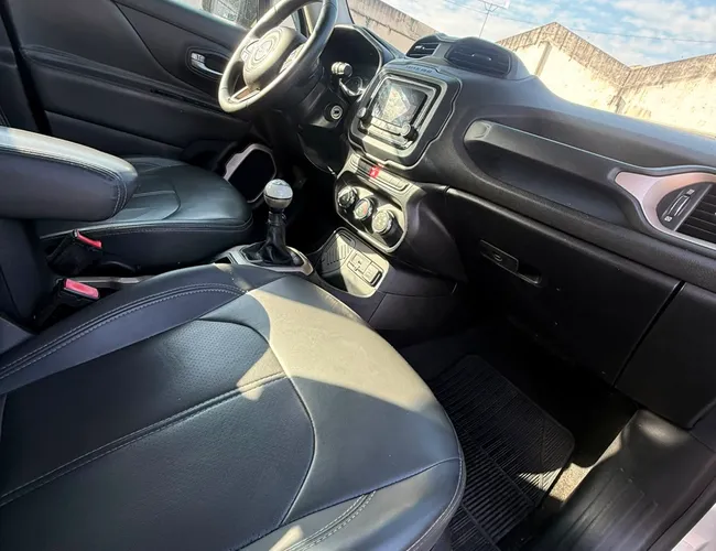 Imagem 11 – Renegade 2016 1.8 16V Flex Sport 4P Manual