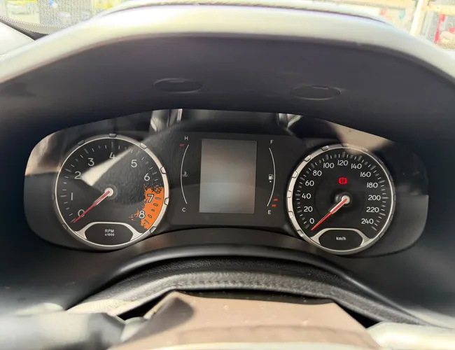 Imagem 14 – Renegade 2016 1.8 16V Flex Longitude 4P Automático