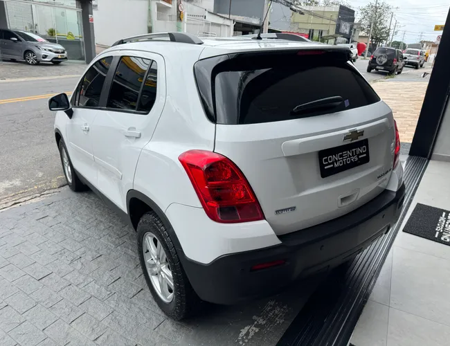 Imagem exterior do veículo Tracker 2016 1.8 Mpfi Lt 4X2 16V Flex 4P Automático