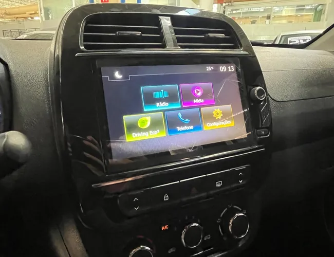 Imagem 7 – Kwid 2024 1.0 12V Sce Flex Outsider Manual