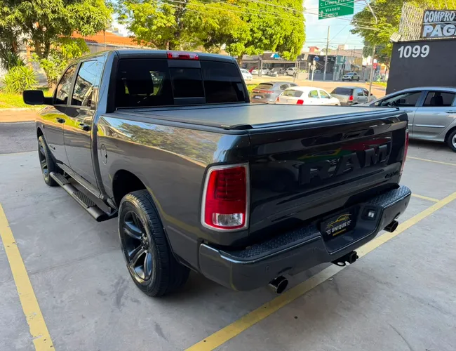 Imagem 8 – Classic 2022 5.7 V8 Gasolina Laramie Night Edition Cd 4X4 Automático