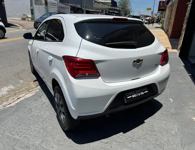 Imagem exterior do veículo Onix 2019 1.4 Mpfi Advantage 8V Flex 4P Automático