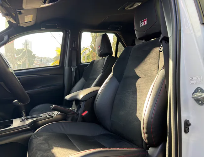 Imagem 7 – Hilux Sw4 2024 2.8 D-4D Turbo Diesel Gr-S 7L 4X4 Automático
