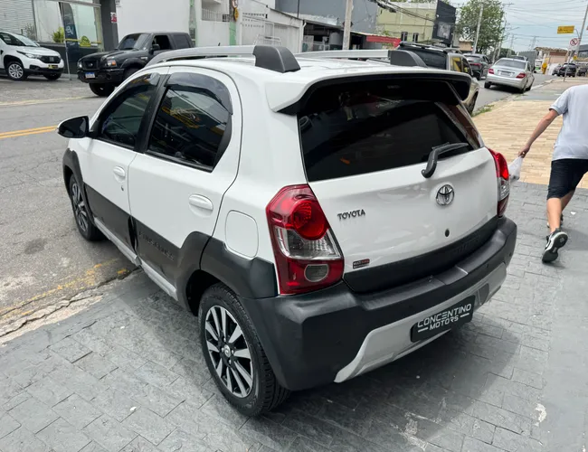 Imagem exterior do veículo Etios Cross 2018 1.5 16V Flex 4P Automático