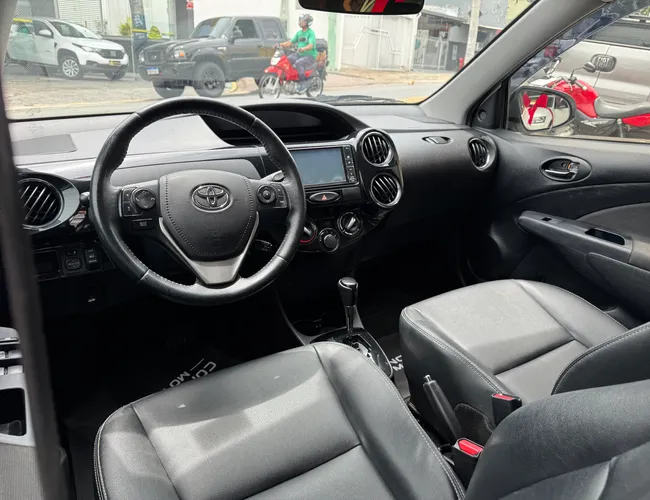 Imagem exterior do veículo Etios Cross 2018 1.5 16V Flex 4P Automático