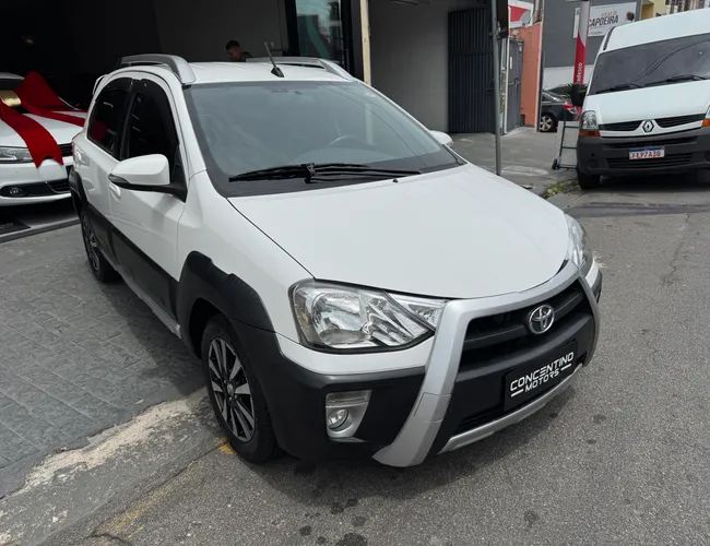 Imagem exterior do veículo Etios Cross 2018 1.5 16V Flex 4P Automático