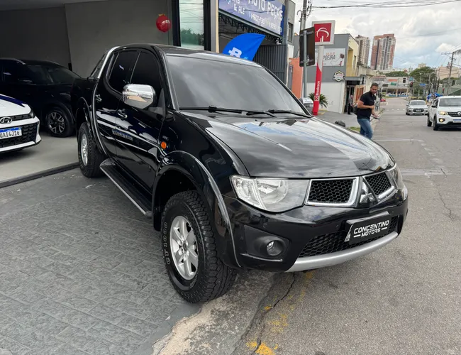 Imagem exterior do veículo L200 Triton 2012 3.2 Hpe 4X4 Cd 16V Turbo Intercooler Diesel 4P Automático