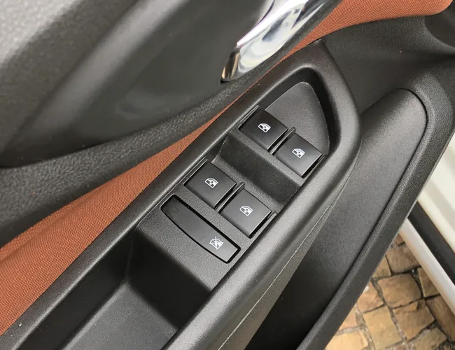 Imagem 8 – Onix 2017 1.4 Mpfi Activ 8V Flex 4P Automático
