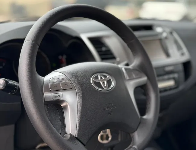 Imagem 13 – Hilux 2015 2.7 Srv 4X2 Cd 16V Flex 4P Automático