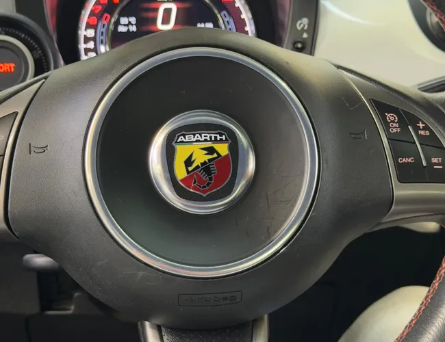 Imagem 16 – 500 2015 1.4 Abarth 16V Turbo Gasolina 2P Manual