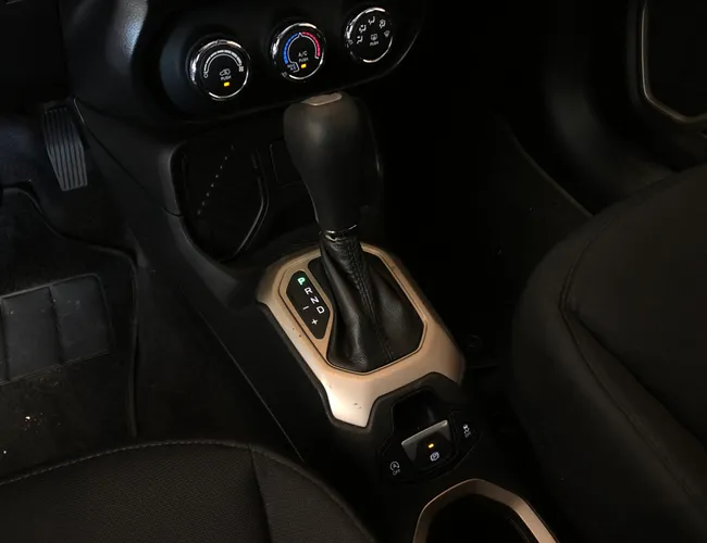 Imagem 9 – Renegade 2018 1.8 16V Flex 4P Automático