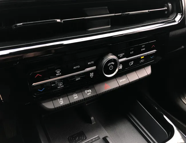 Imagem 15 – Rampage 2024 2.0 Hurricane 4 Turbo Gasolina Rebel 4X4 Automático