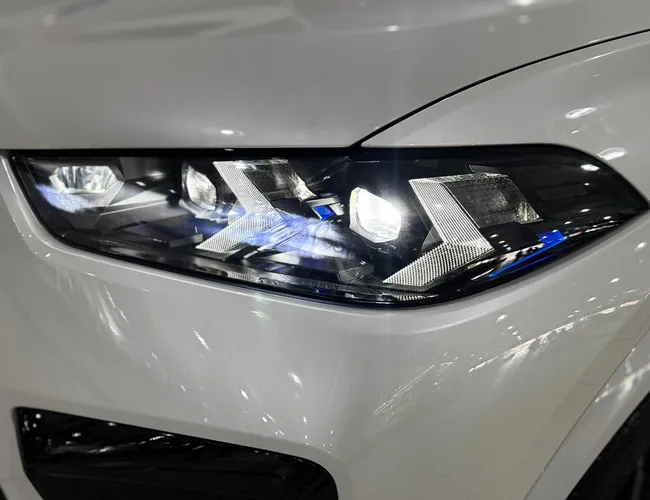 Imagem 30 – X6 2025 4.4 V8 Biturbo Gasolina M Competition Automático