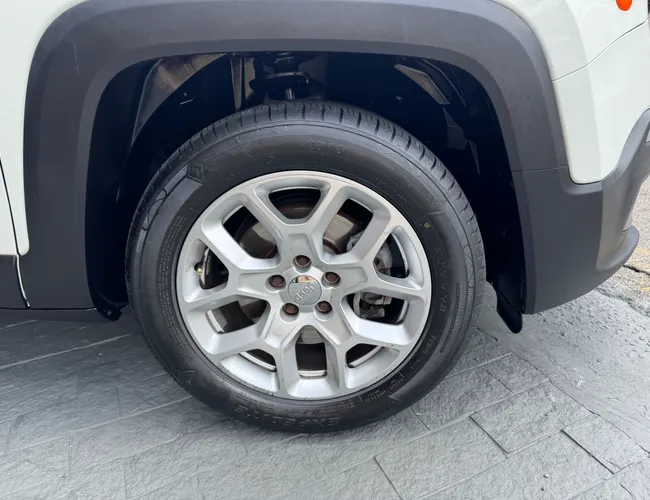 Imagem 8 – Renegade 2016 1.8 16V Flex Longitude 4P Automático