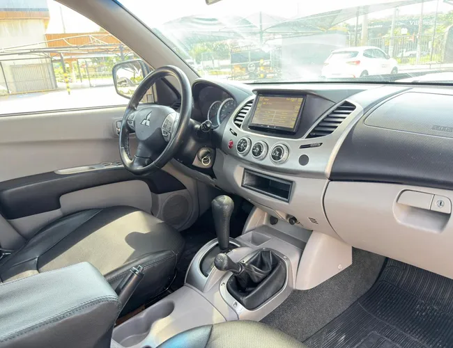 Imagem 16 – L200 Triton 2012 3.5 Hpe 4X4 Cd V6 24V Flex 4P Automático