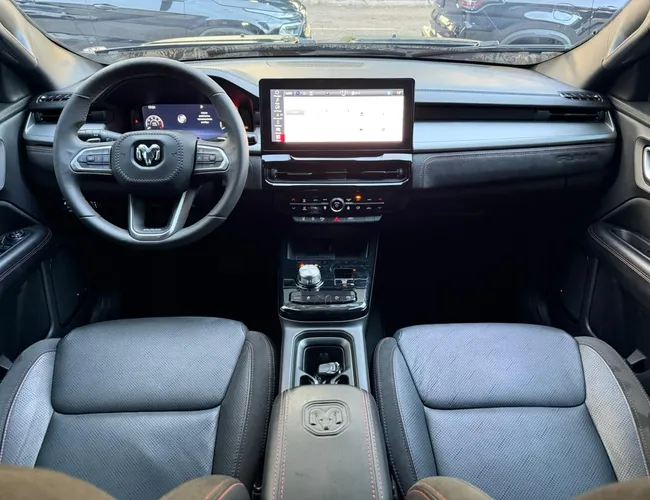 Imagem 11 – Rampage 2024 2.0 Hurricane 4 Turbo Gasolina R/T 4X4 Automático