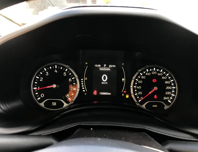 Imagem 15 – Renegade 2016 1.8 16V Flex Sport 4P Automático