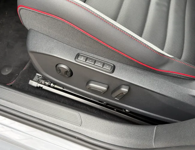 Imagem 9 – Golf 2026 2.0 370 Tsi Gasolina Gti Dsg