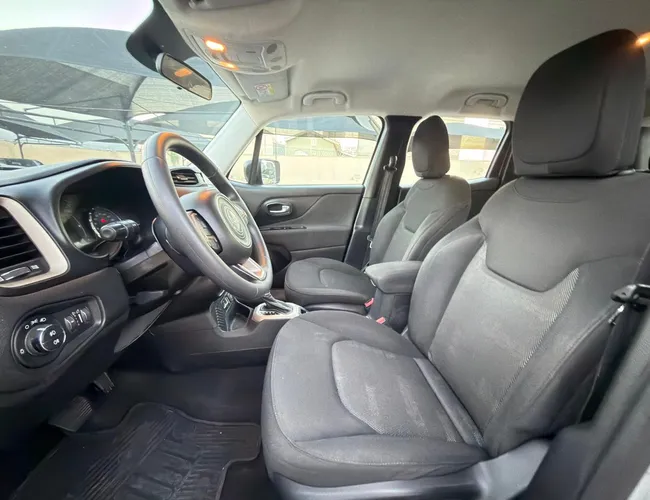 Imagem 10 – Renegade 2018 1.8 16V Flex Sport 4P Automático