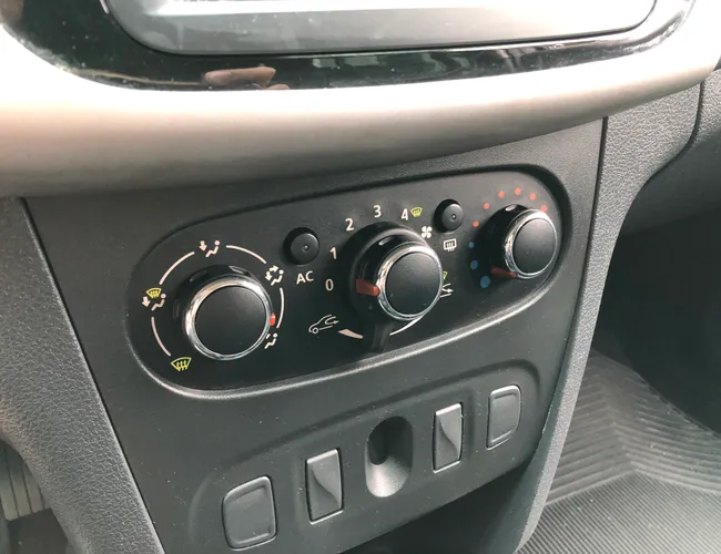 Imagem 11 – Sandero 2015 1.6 EXPRESSION 8V FLEX 4P MANUAL