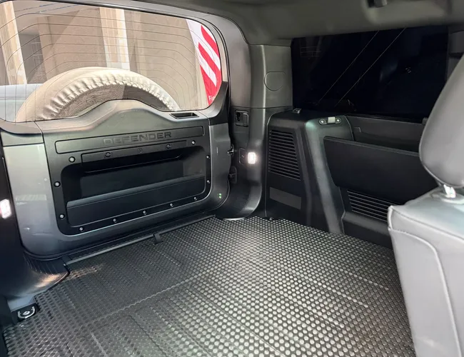 Imagem 13 – Defender 2024 3.0 D300 Turbo Diesel Mhev 130 Outbound Awd Automático