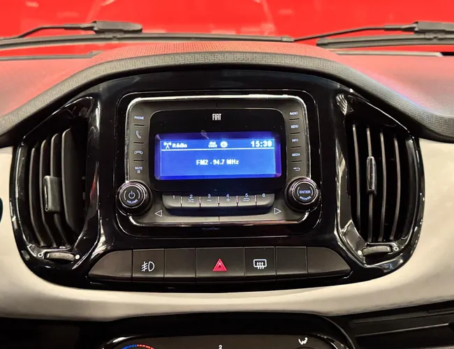 Imagem 7 – Uno 2016 1.4 Evo Sporting 8V Flex 4P Automatizado