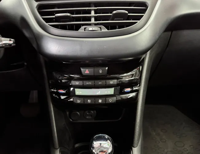 Imagem 9 – 208 2014 1.6 Griffe 16V Flex 4P Automático