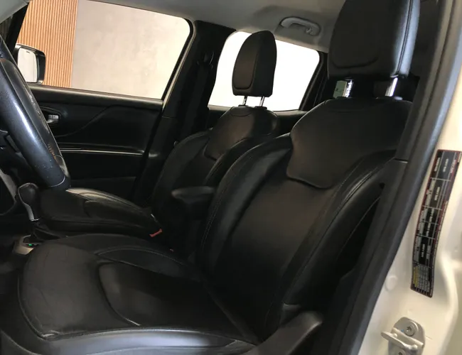 Imagem 14 – Renegade 2018 1.8 16V Flex Longitude 4P Automático