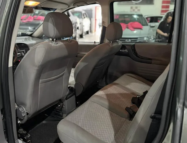 Imagem 9 – Zafira 2011 2.0 Mpfi Expression 8V Flex 4P Automático