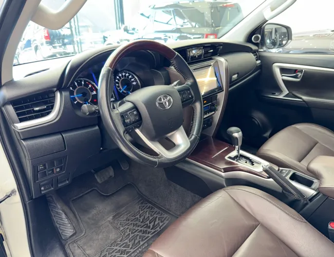 Imagem 8 – Hilux Sw4 2016 2.8 Srx 4X4 7 Lugares 16V Turbo Intercooler Diesel 4P Automático