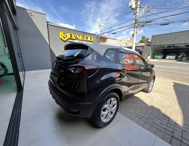 Imagem exterior do veículo Captur Life 1.6 16V Flex 5P Aut. 2018 Captur Life 1.6 16V Flex 5P Aut. 