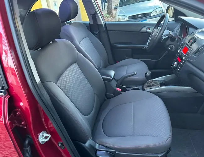 Imagem 6 – Cerato 2012 1.6 E.221 Sedan 16V Gasolina 4P Automático